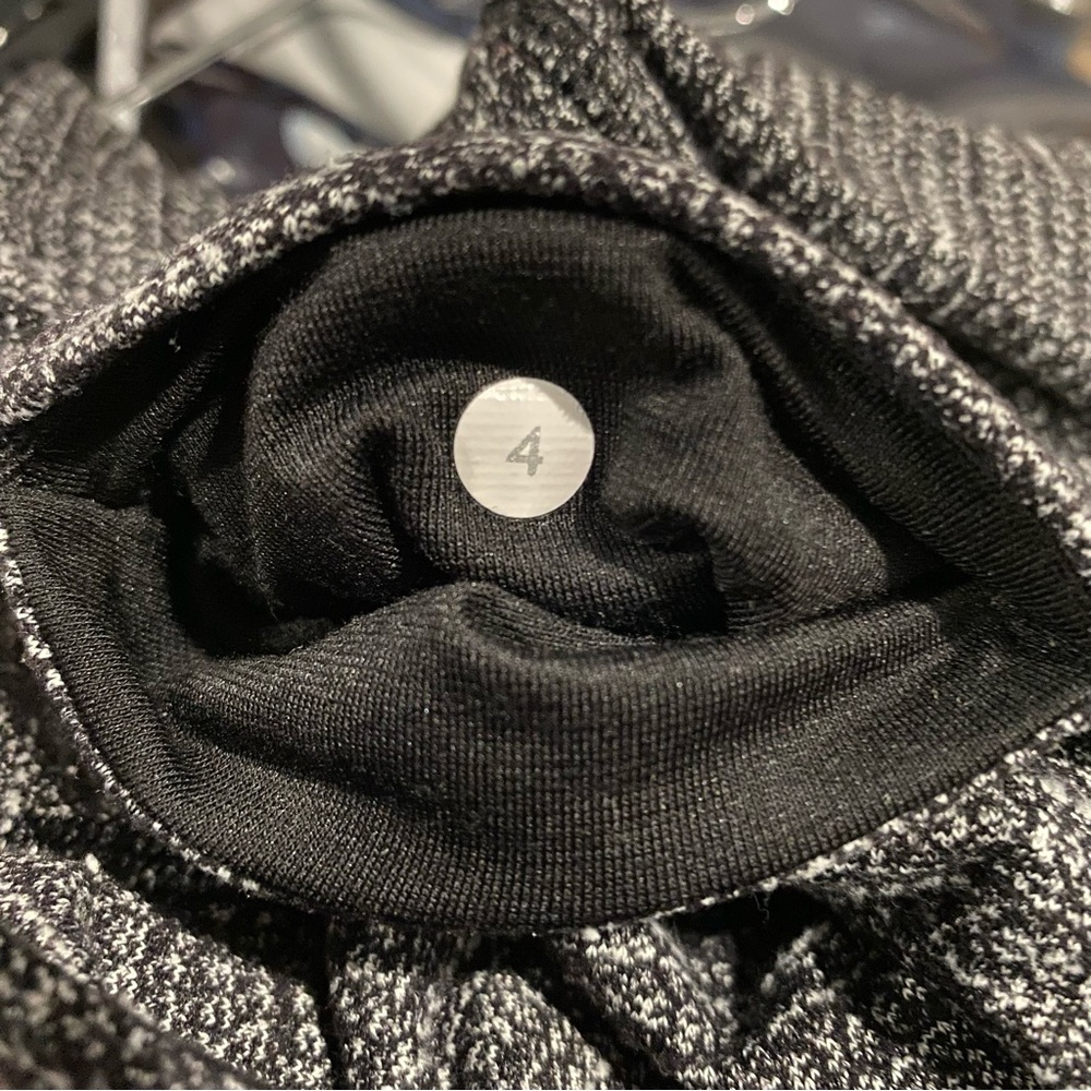 LULULEMON Wunder Under Capri Leggings - Picture 4 of 7